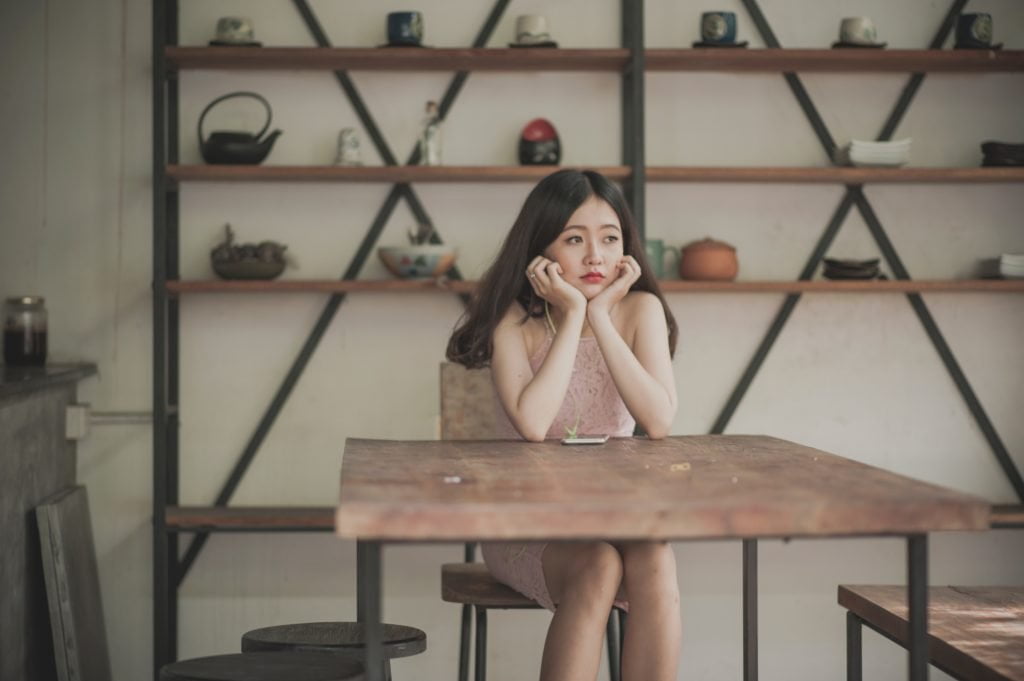 Girl feeling boring and thinking to break up in a long distance relationship